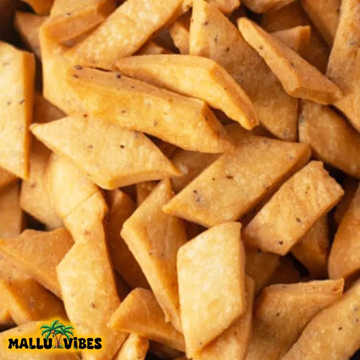Top view of Freshly Made Kerala snacks diamond chips salt in a bowl, english - Online Kerala snacks spicy diamond cut chips